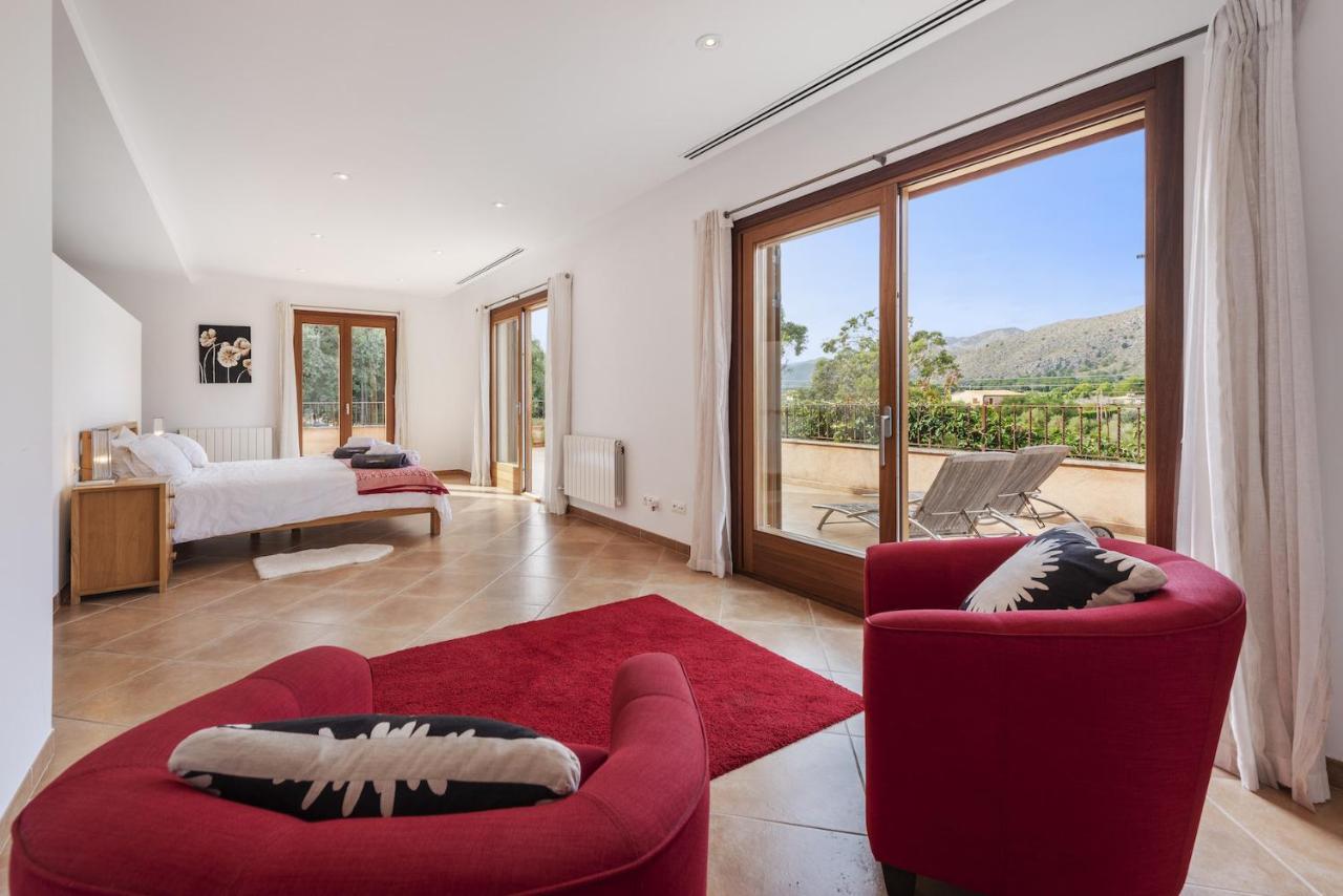 Coloma Villa *